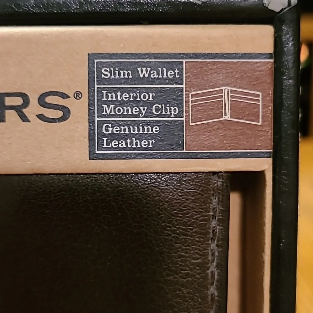 Dockers Slim Men's Briwn Wallet NIB